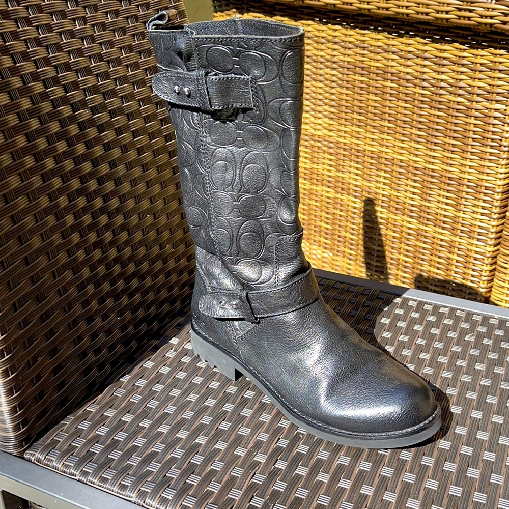 Size 71/2 coach boots